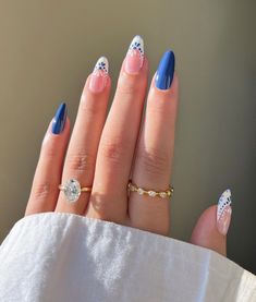 Manicure con uñas acrílicas